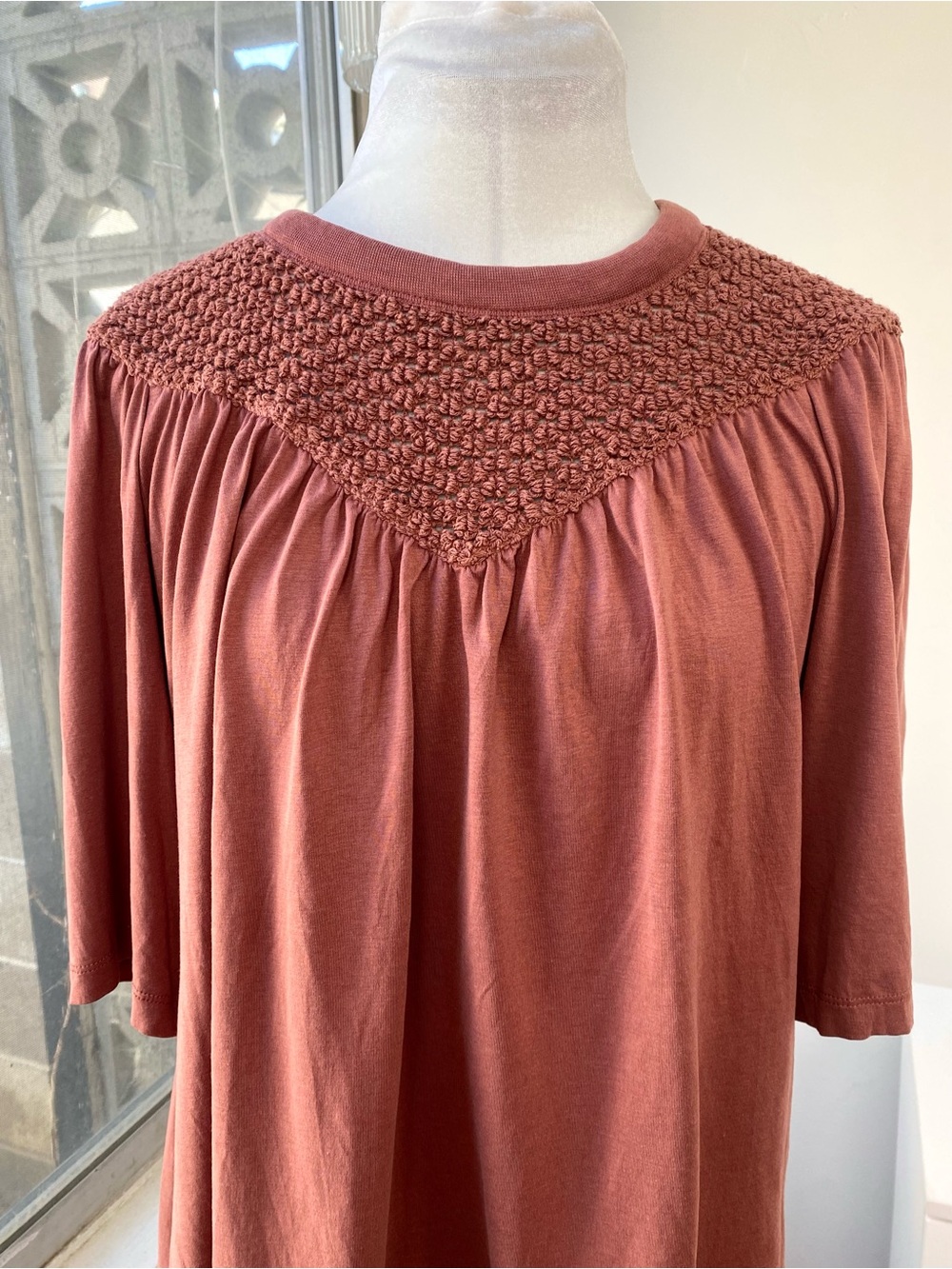 Nation LTD NWOT Crochet Yoke Swing Blouse Tee in Terracotta, Size S - Picture 3 of 8